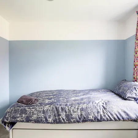 Modern 4-bdr House + Parking | Walk To Centre * Manchester