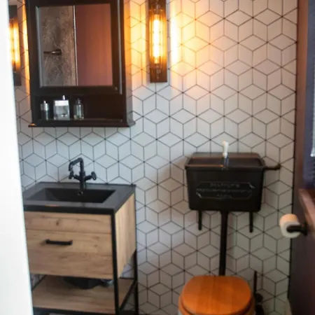 Holiday home Whalley Range Gem: Elegant 3-bed Edwardian Manchester