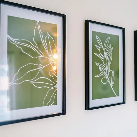 Spacious 3-bed With Free Parking And Near Centre *