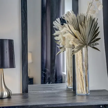 Opulent Skyline Apartment Manchester