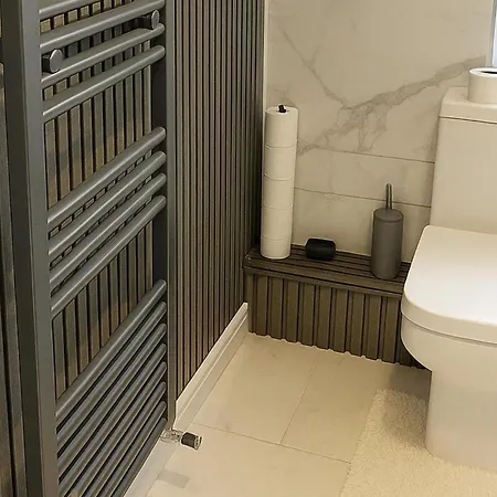 Hideaway On Shrewsbury Road * Manchester