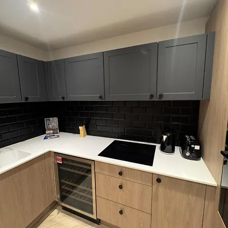 2 Bed Lux Centre