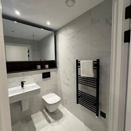 2 Bed Lux Centre