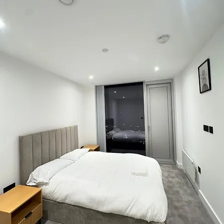 2 Bed Lux Centre