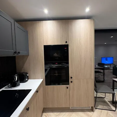 2 Bed Lux Centre דירה