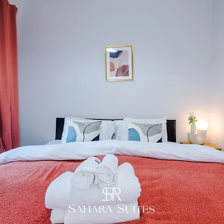 Hébergement de vacances Stylish 4-bedroom Salford - Sleeps 9 - Parking - Long Term *