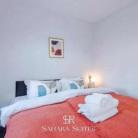 Stylish 4-bedroom Salford - Sleeps 9 - Parking - Long Term Prázdninový dům Manchester