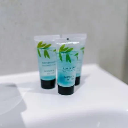 דירה Modern Spacious Sleeps 5 Free High-speed Wi-fi *