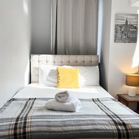 Spacious 2br 2ba Centre Sleeps 5 Daire