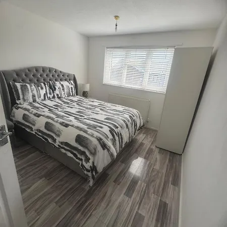 Away From بيت للعطل