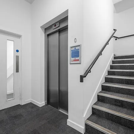 Lejlighed Modern Wilmslow Stay Ideal For Business Travellers *