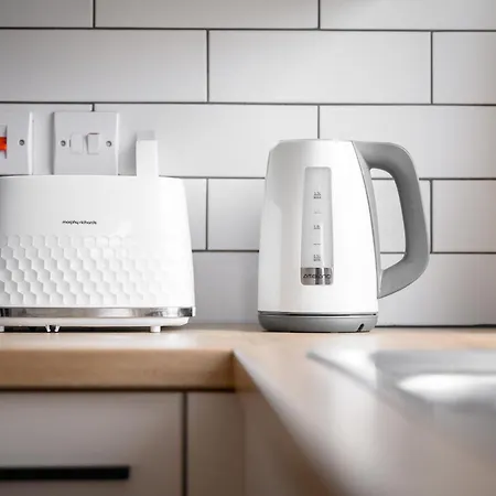 Wilmslow Comfort Stay Ideal For Short & Long Stays Apartament *