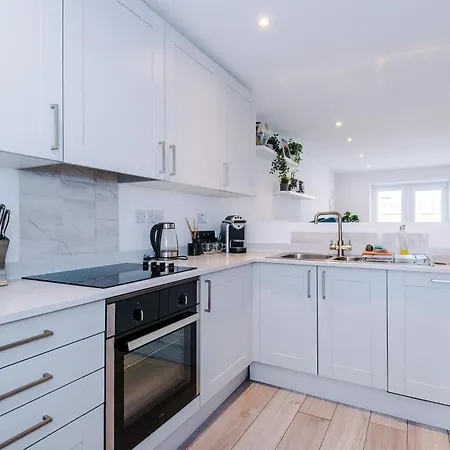 Spacious In Mcr - Free Parking, Ps5 & Superfast Wifi *