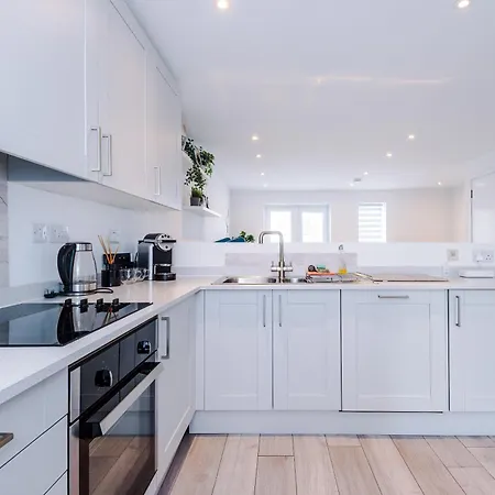Spacious In Mcr - Free Parking, Ps5 & Superfast Wifi