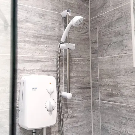 5bdr | Tram Access|free St Parking *