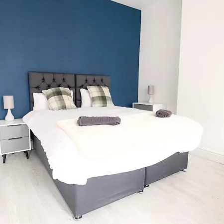 5bdr | Tram Access|free St Parking