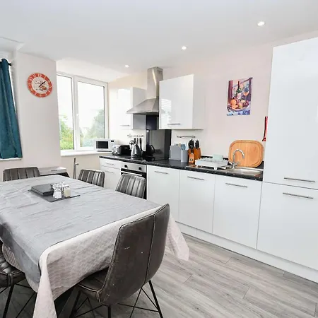 Lovely 2 Bedroom In Salford Apartamento Mánchester