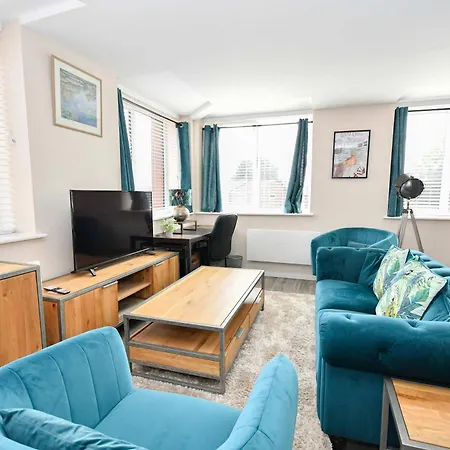Lovely 2 Bedroom In Salford * Mánchester