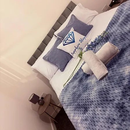 Trafford With Patio & Free Parking Apartment Manchester