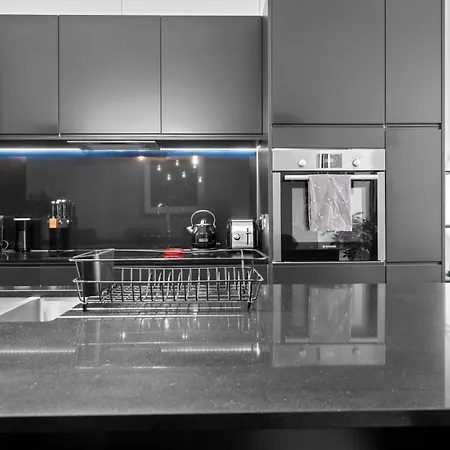 Cityscape Mcr Townhouse - Free Parking & Garden Manchester