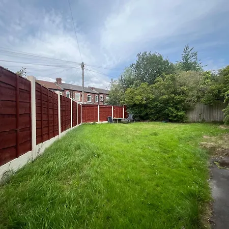 Apartment 1 Bed Shared Space