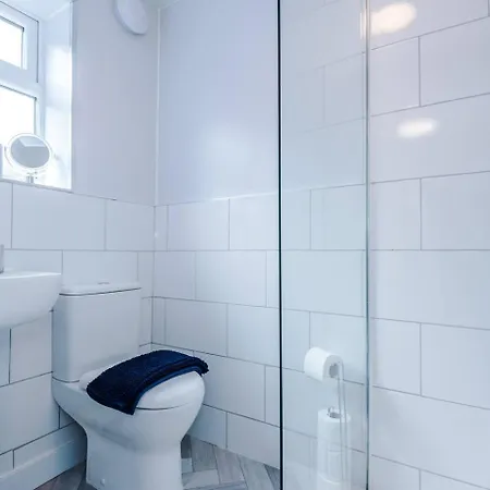 Apartment Comfortable & Spacious 3Br House Near Coop Live Arena & Etihad Stadium With Free Parking - New Management Since Jan '26 Manchester