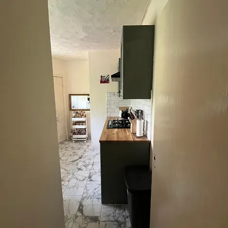 1 Bed Shared Space Apartman