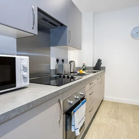 דירה Contemporary In מנצ'סטר