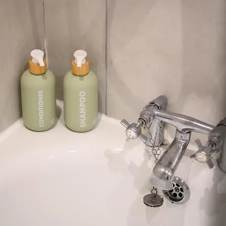 Flat By Superhost Apartman