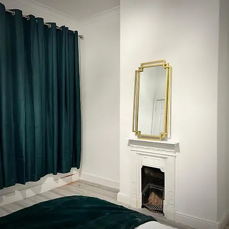 Bright&spacious Near Mcrcty Manchester