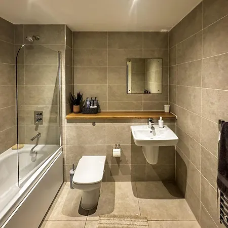 Flat In Greater * מנצ'סטר