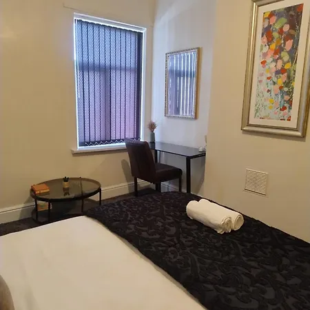 2 Beds Suburb Nestled Nook Apartamento