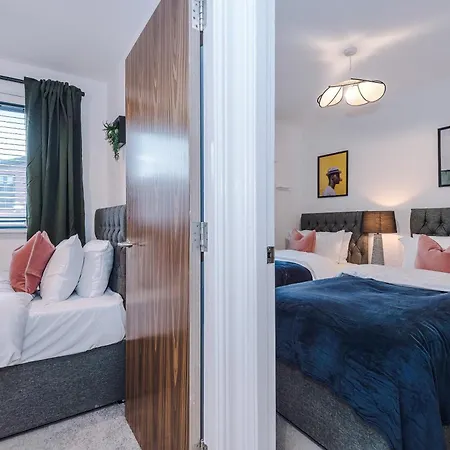 Big Mcr 5-bedroom Contractor House Sleeps 8 With Parking By Purestay Сasa de vacaciones Mánchester