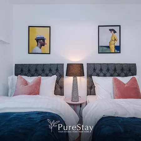 Big Mcr 5-bedroom Contractor House Sleeps 8 With Parking By Purestay Dom wakacyjny Manchester