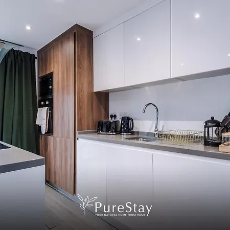 Big Mcr 5-bedroom Contractor House Sleeps 8 With Parking By Purestay Сasa de vacaciones *