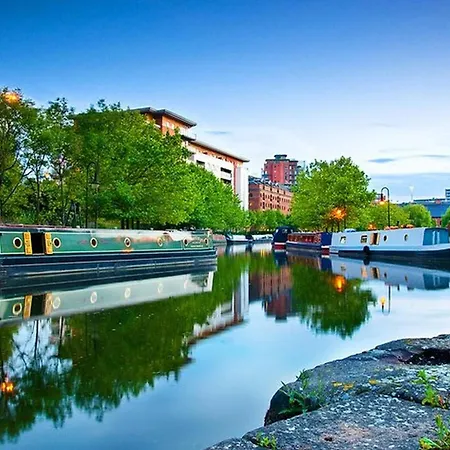 Gasthuis Quiet Spacious In Salford-samson Plab Manchester