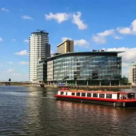 Gasthuis Quiet Spacious In Salford-samson Plab *