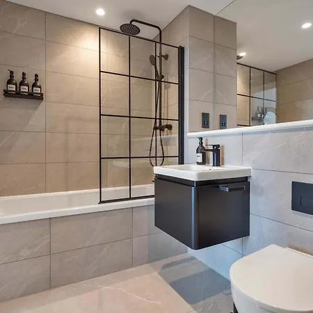 Cottonopolis I Luxury 1br I Private Balcony I Centre I Stunning Views! Apartamento
