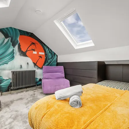 Vakantiehuis West Didsbury Retreat L Cinema L Sleeps 8 *