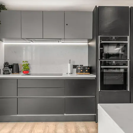 Дом отдыха West Didsbury Retreat L Cinema L Sleeps 8 *