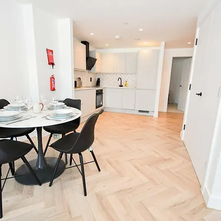 Apartamento Contemporary 2 Bed