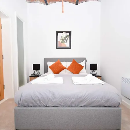 Apartment Beautiful 2 Bed Near Etihad