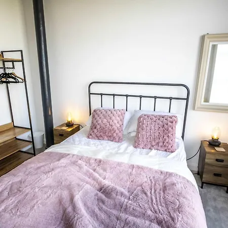 Stunning 2 Bed Near Etihad * Mánchester