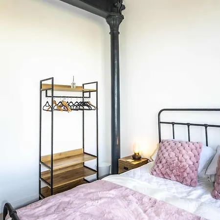 Lägenhet Stunning 2 Bed Near Etihad *