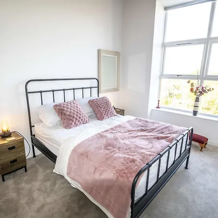 Stunning 2 Bed Near Etihad *