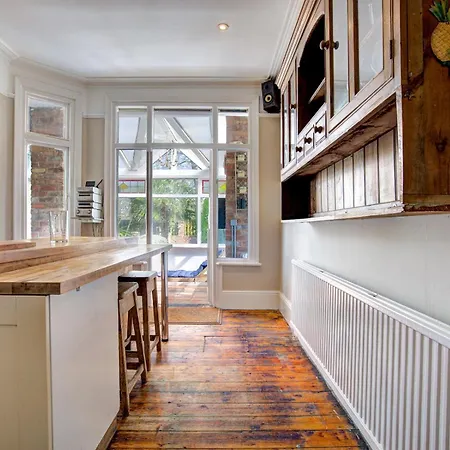Сasa de vacaciones Spacious Victorian Family In Stretford - Pass The Keys *