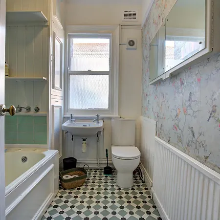 Сasa de vacaciones Spacious Victorian Family In Stretford - Pass The Keys