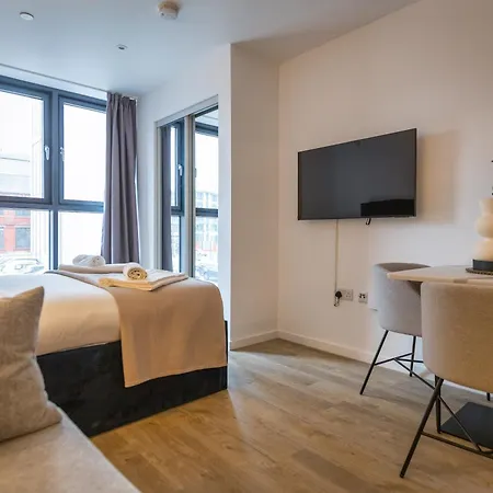 Apartment Cable Street Serviced *