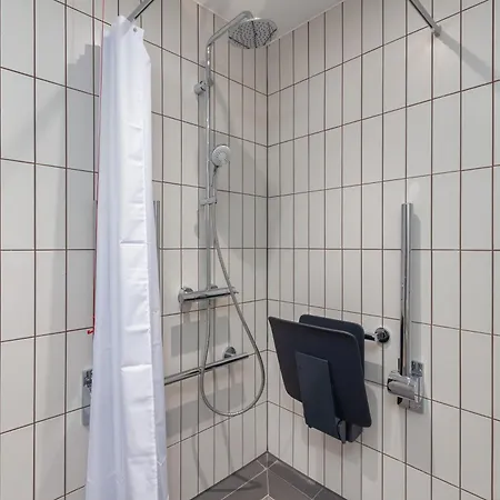 Cable Street Serviced *