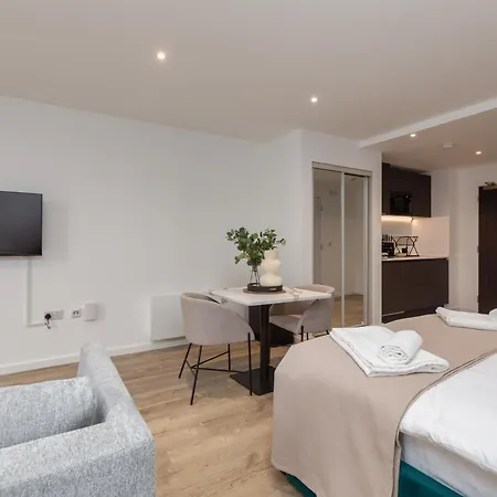 Cable Street Serviced Apartment
